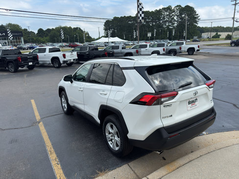 Used 2021 Toyota RAV4 XLE w/ Carpet Mat Package (TMS) image 7