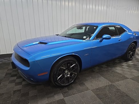 Used 2016 Dodge Challenger R/T w/ Sound Group image 8