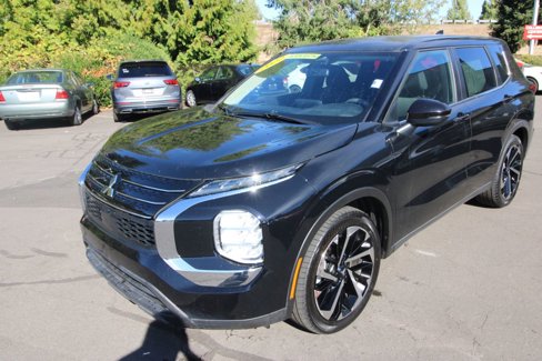 Used 2022 Mitsubishi Outlander ES image 1