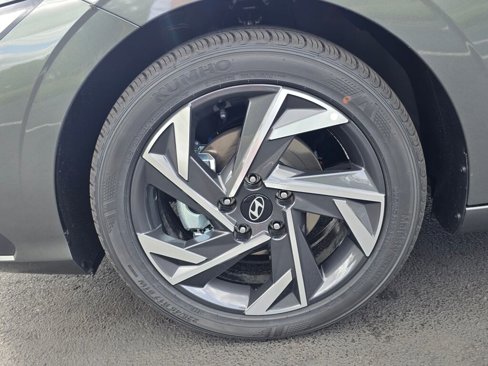 New 2025 Hyundai Elantra Sport image 11