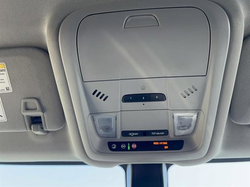 Used 2018 Chevrolet Equinox LT image 30