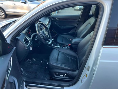 Used 2016 Audi Q3 2.0T Prestige w/ Prestige Package image 9
