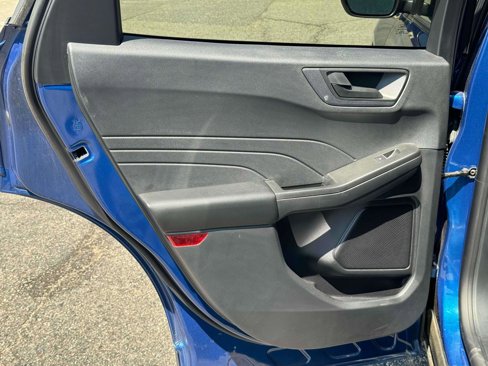 Used 2022 Ford Escape SE image 35