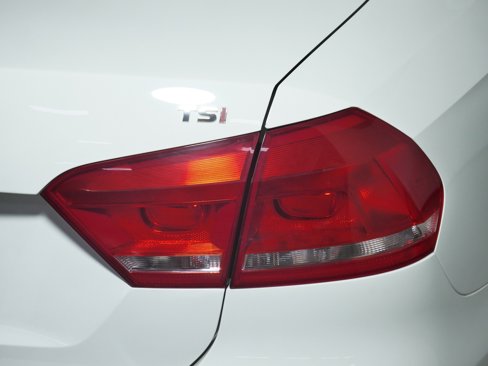 Used 2015 Volkswagen Passat 1.8T Wolfsburg Edition image 17