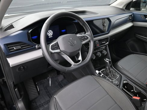 Used 2023 Volkswagen Taos SE w/ Panoramic Sunroof Package image 7