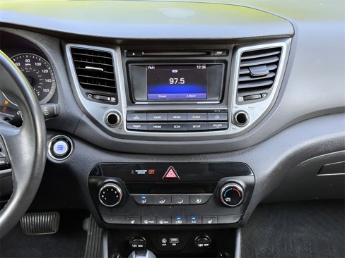 Used 2017 Hyundai Tucson Sport image 15