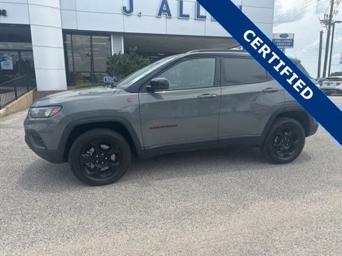Used 2023 Jeep Compass Trailhawk image 1