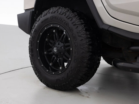 Used 2003 HUMMER H2 w/ Preferred Equipment Group image 19