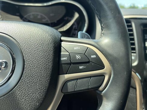 Used 2017 Jeep Grand Cherokee Laredo w/ Quick Order Package 23E image 29