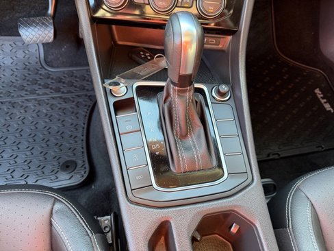 Certified 2021 Volkswagen Jetta SE image 27