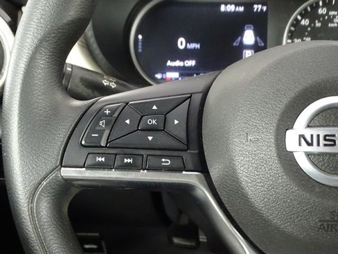 Used 2020 Nissan Versa SV image 14
