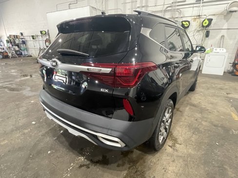 Used 2021 Kia Seltos EX image 4