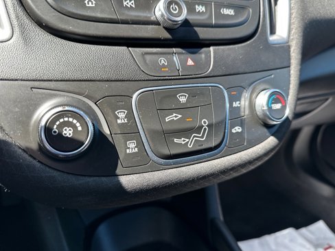 Used 2022 Chevrolet Malibu LS image 16
