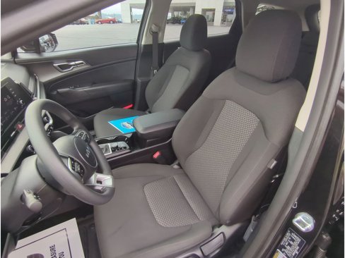 Used 2024 Kia Sportage LX image 11