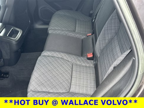 Used 2023 Volvo XC60 B5 Core image 13