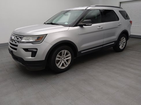 Used 2019 Ford Explorer XLT w/ Equipment Group 201A image 2
