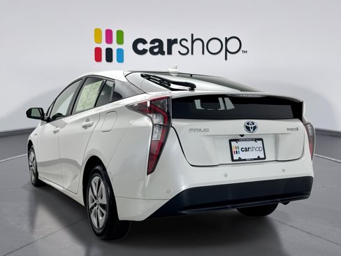 Used 2017 Toyota Prius Two image 3