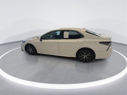 Used 2021 Toyota Camry SE image 8