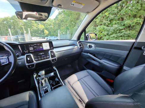 Used 2021 Kia Sorento SX image 12