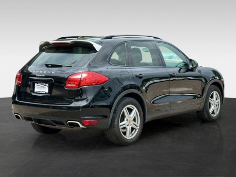 Used 2014 Porsche Cayenne Platinum Edition image 7