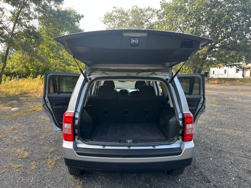 Used 2016 Jeep Patriot Sport image 19
