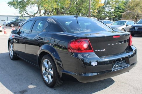 Used 2013 Dodge Avenger SE image 40