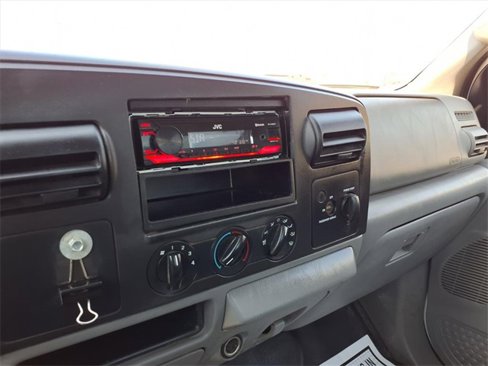 Used 2006 Ford F250 XL image 5