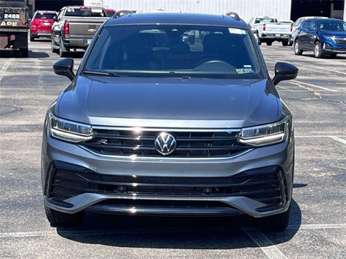 Used 2024 Volkswagen Tiguan SE R-Line image 8
