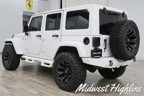 Used 2017 Jeep Wrangler Unlimited Sahara w/ Connectivity Group image 11