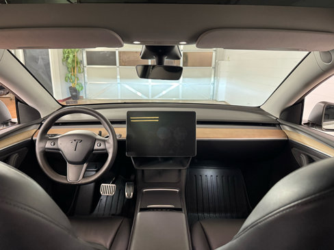Used 2023 Tesla Model Y AWD image 27