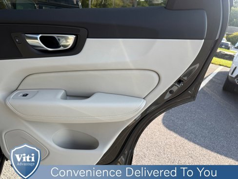 Certified 2022 Volvo XC60 B5 Momentum w/ Advanced Package image 26