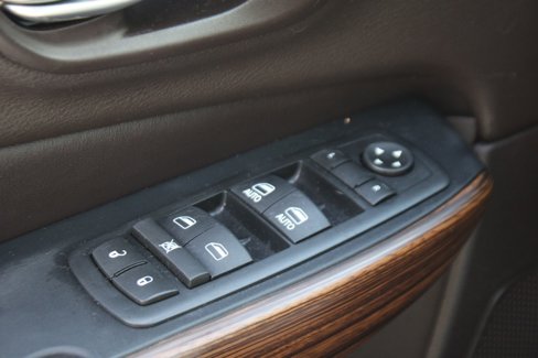 Used 2016 Jeep Cherokee Trailhawk w/ Comfort/Convenience Group image 12