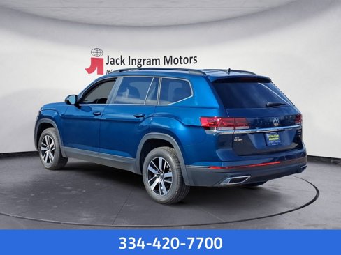 Used 2023 Volkswagen Atlas SE image 3