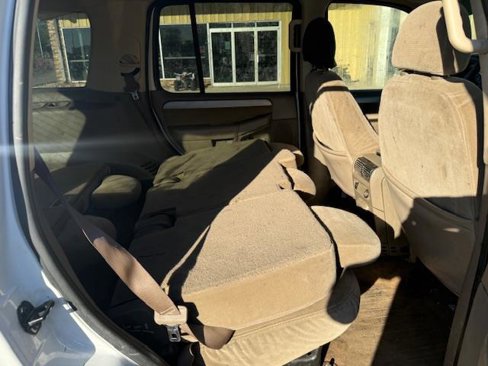Used 2004 Ford Explorer XLT image 10