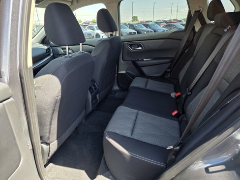 Used 2024 Nissan Rogue SV image 27