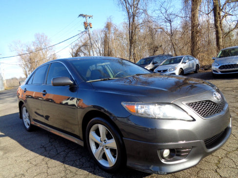 Used 2011 Toyota Camry SE image 3