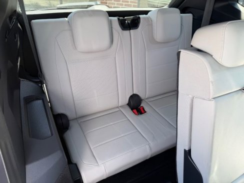 Used 2019 Volkswagen Tiguan SEL R-Line w/ 3rd Row Seat Package image 27