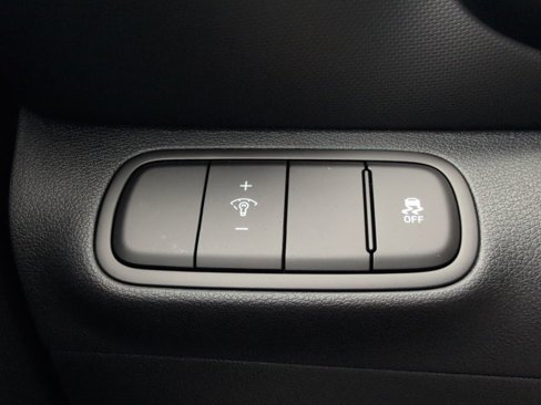 New 2025 Hyundai Venue SE image 21