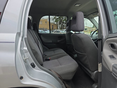 Used 2004 Chevrolet Tracker 2WD w/ Preferred Equipment Group image 17