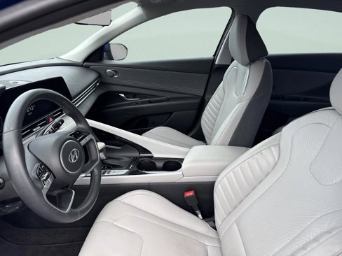 Used 2021 Hyundai Elantra Limited image 8