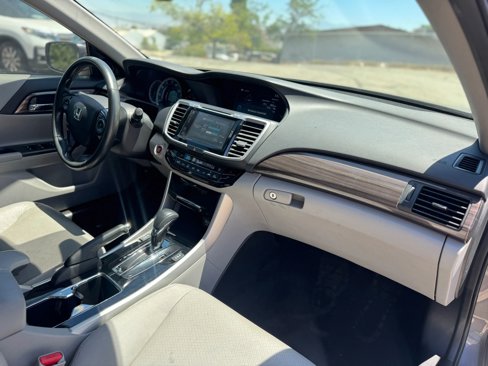 Used 2017 Honda Accord EX-L image 23