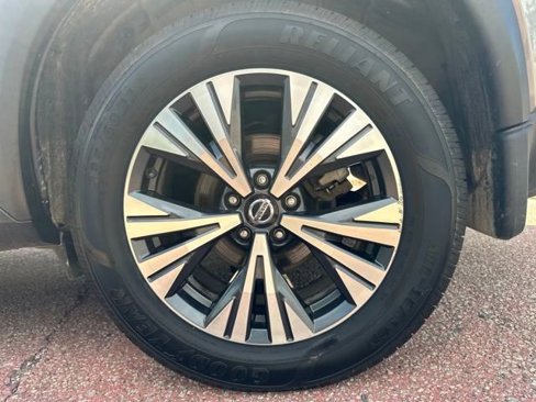 Used 2021 Nissan Rogue SV image 29