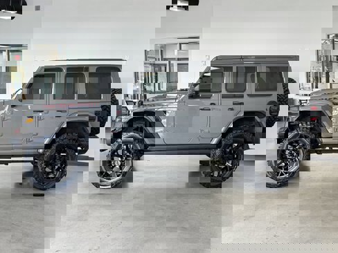 Used 2021 Jeep Wrangler Unlimited Rubicon w/ Uconnect 4C Nav & Sound Group image 4