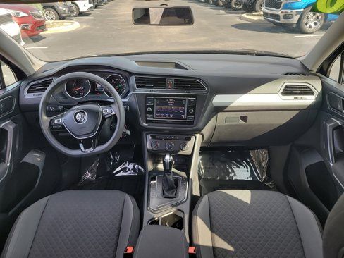 Used 2020 Volkswagen Tiguan S image 15