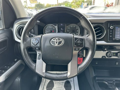 Used 2016 Toyota Tacoma TRD Sport image 33
