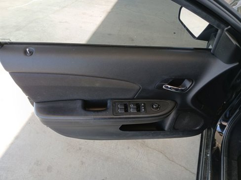 Used 2013 Dodge Avenger SE image 22