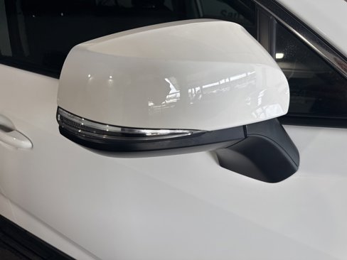 Used 2021 Toyota RAV4 XLE image 9