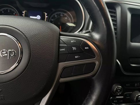 Used 2021 Jeep Cherokee Latitude Plus image 21