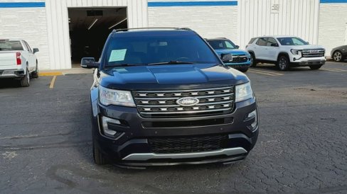Used 2016 Ford Explorer XLT w/ Equipment Group 202A image 3