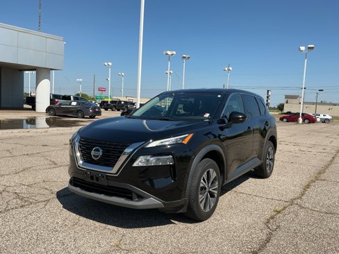 Used 2021 Nissan Rogue SV image 1